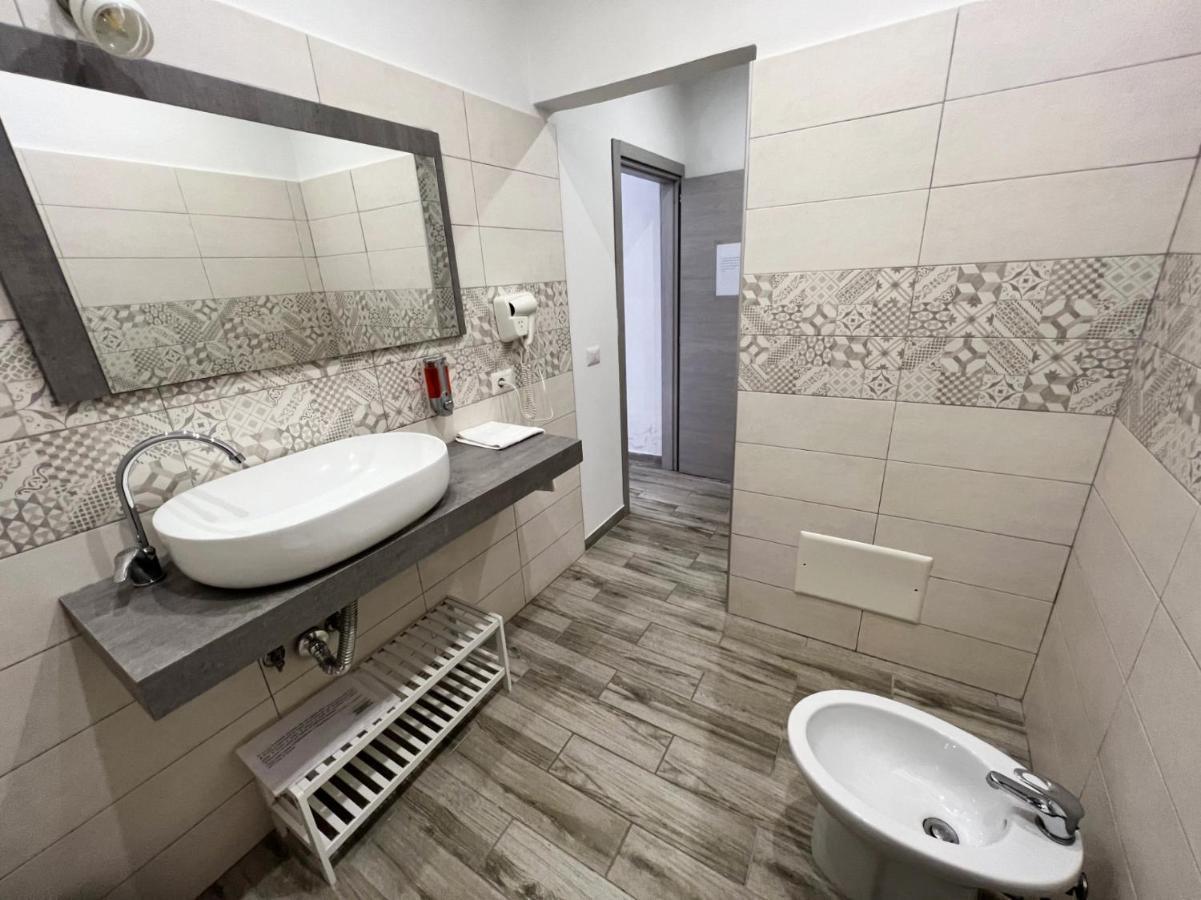 Camere Dieci Maggio Понца Екстер'єр фото