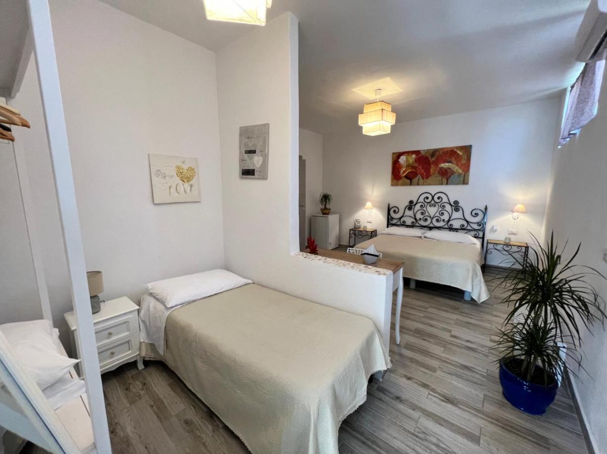 Camere Dieci Maggio Понца Екстер'єр фото