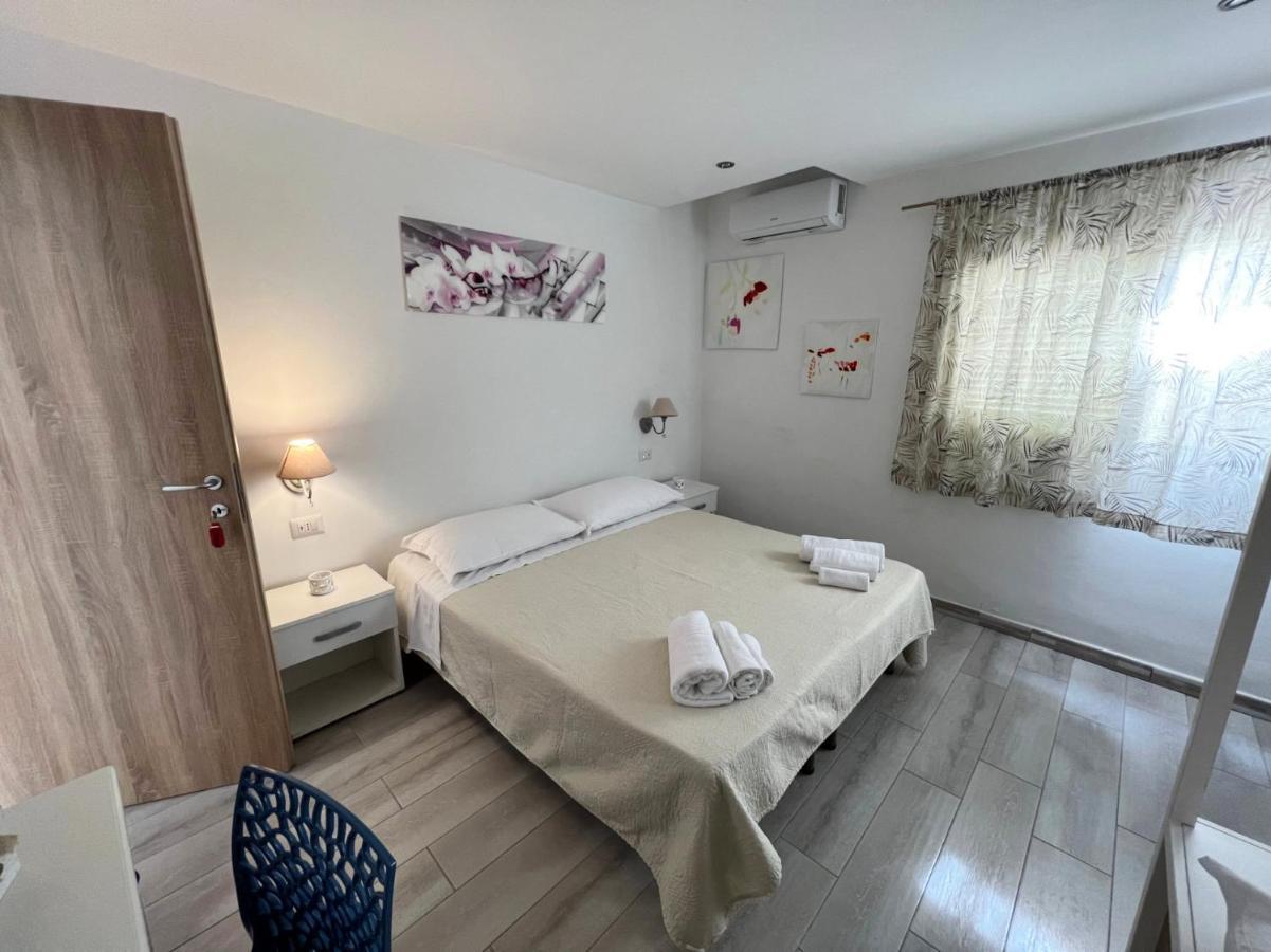 Camere Dieci Maggio Понца Екстер'єр фото
