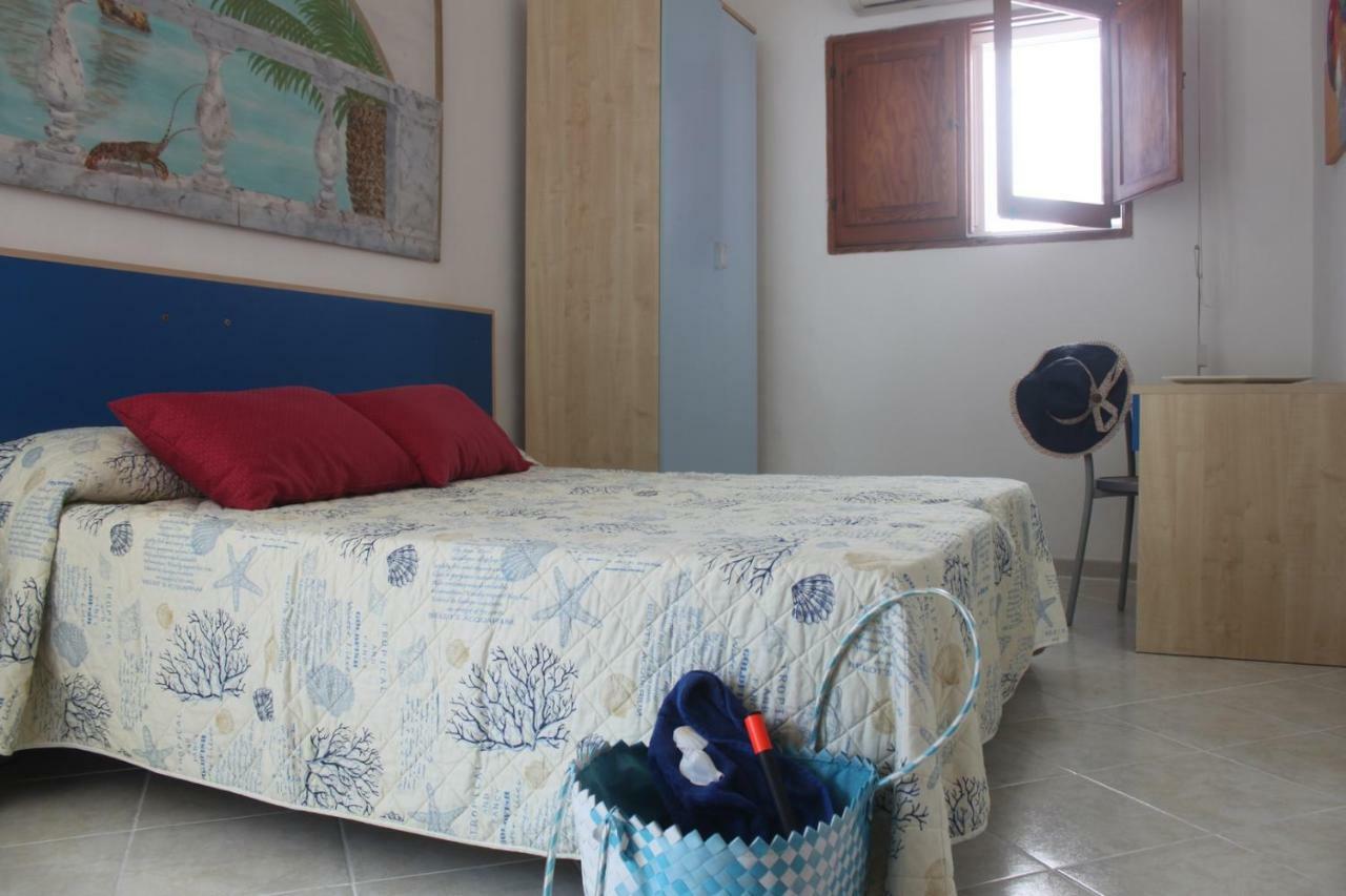 Camere Dieci Maggio Понца Екстер'єр фото